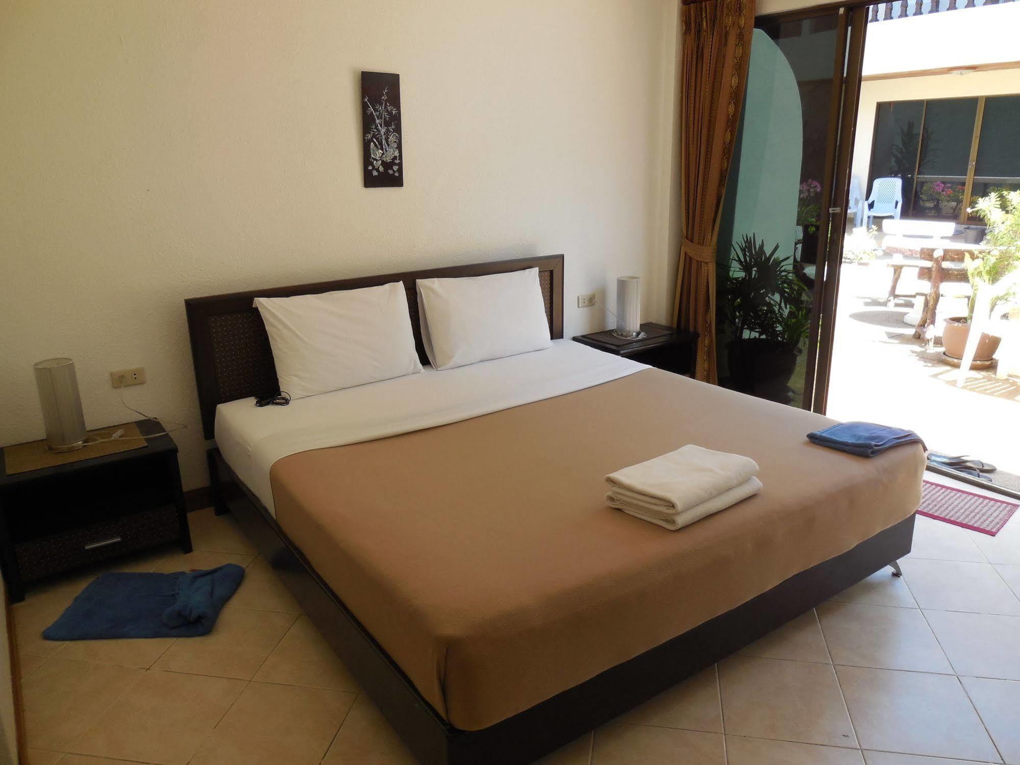 Blue Sky Residence Patong Dış mekan fotoğraf